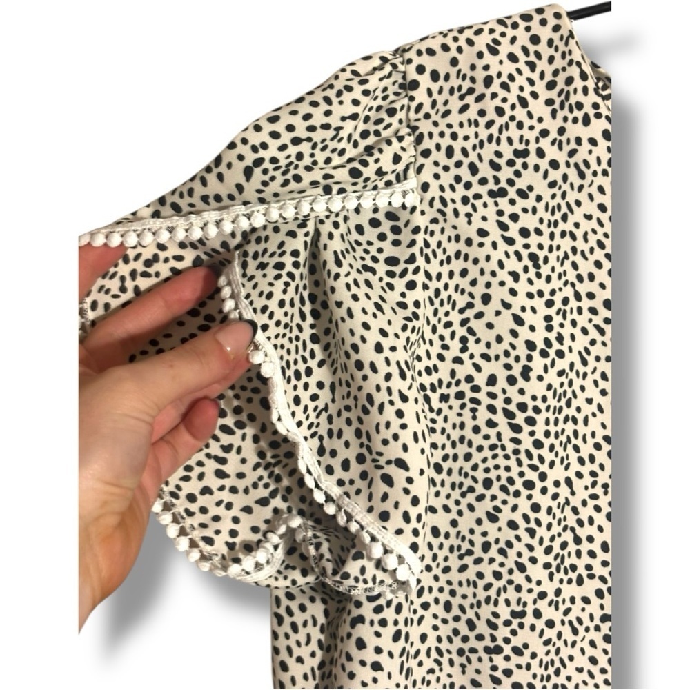 Fashion Women Large Black & White Speckle Print Short Sleeve White Trim Blouse - Picture 13 of 16